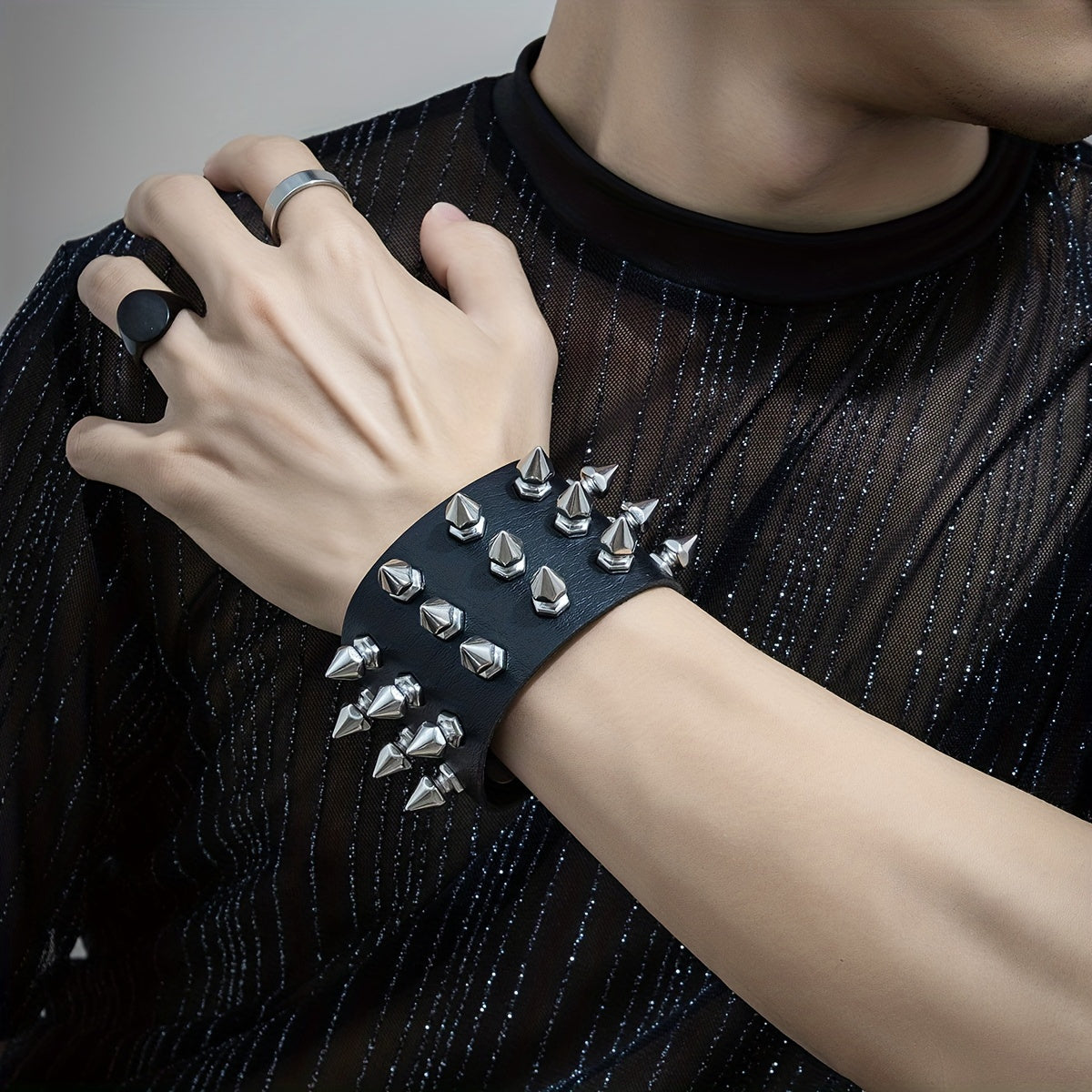 1pc Rivet Punk Style PU Leather Bangle, Bracelet For Men Women